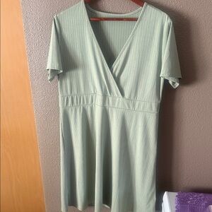 Women's Mint Green V-Neck Short Sleeve Dress